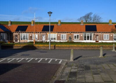 Borstbeeld Dorus Rijkers uitgezoomd