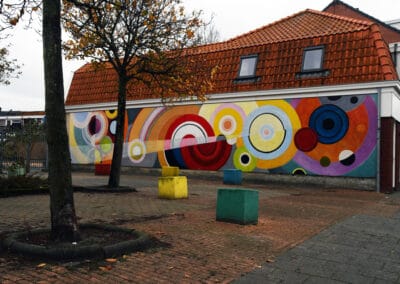 Kleurrijke muurschildering basisschool Floriant