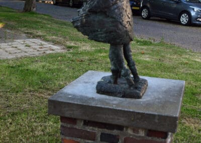 Bronzenbeeld "Voor de Wind"